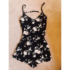FOREVER 21 Floral Romper ❤️